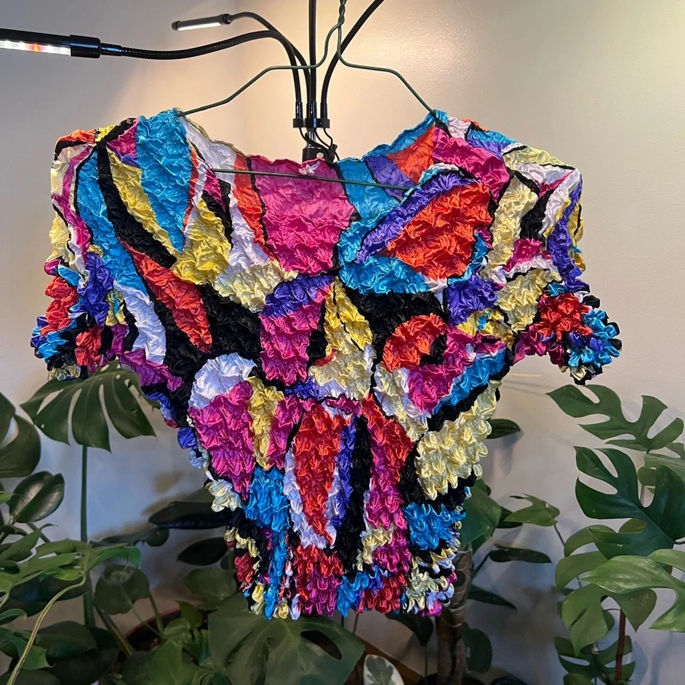 Funky Ruffled Popcorn Top - Picture 5 of 6